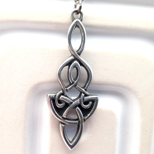 Vintage celtic knot pendant - knot, st