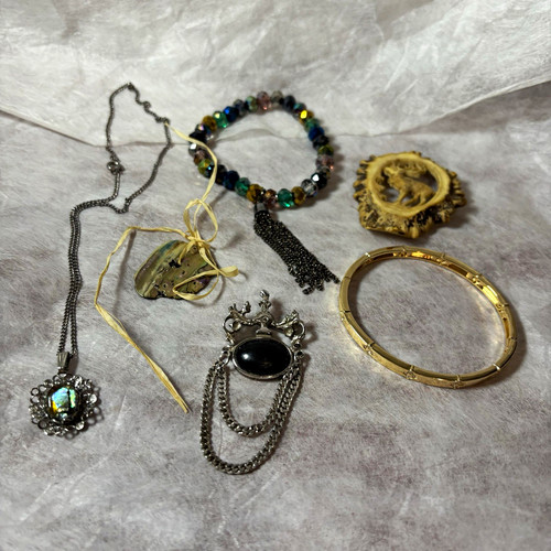 Mixed costume jewellery - mixed,