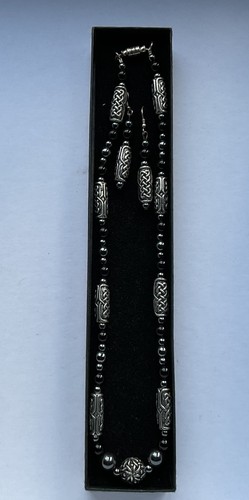 Beady black onyx - beady,