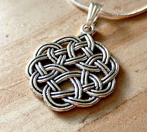 Celtic knot complex round - knot,,
